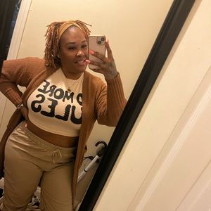 Meet your Posher, Carla